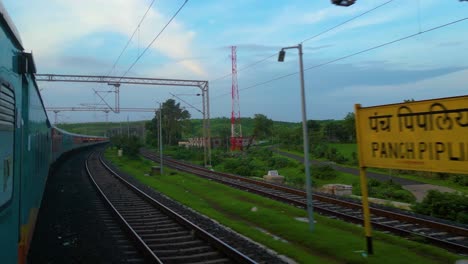 Indian-Railway,-Wunderschöne-Reise-Und-Tolles-Wetter