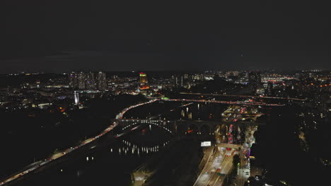 Nyc-Nueva-York-Antena-V269-Drone-Flyover-Highbridge-Capturando-El-Tráfico-En-Puentes-Sobre-El-Río-Harlem-Y-El-Paisaje-Urbano-Nocturno-De-Washington-Heights-Upper-Manhattan---Filmado-Con-Inspire-3-8k---Septiembre-De-2023