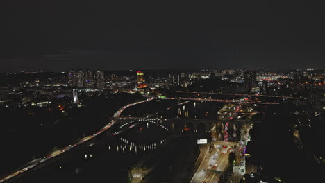 nueva york aerial v269 drone flyover highbridge capturando el tráfico en los puentes sobre el río harlem y el paisaje urbano nocturno de washington heights upper manhattan - filmado con inspire 3 8k - septiembre 2023
