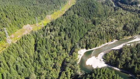 Aerial-view-of-stunning-mountain-landscapes-in-Washington's-Pacific-Northwest