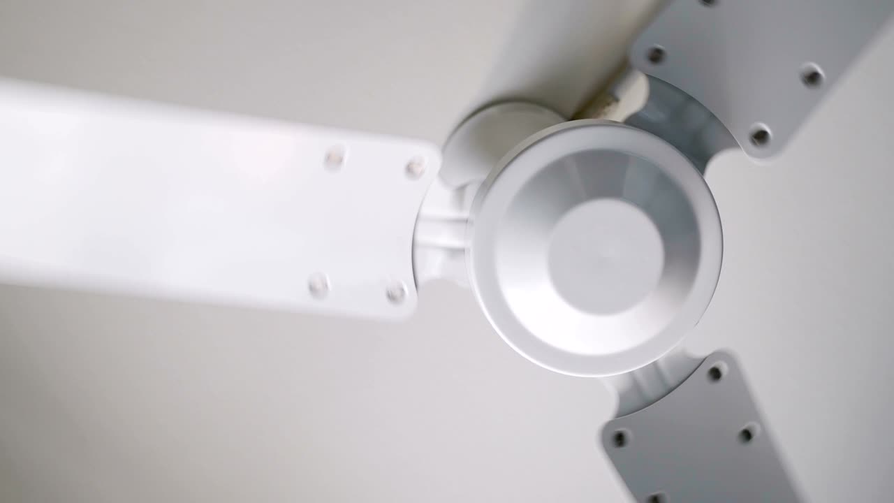 색 금속 팬 회전