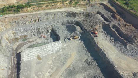 cantera de granito extracción de granito mina a cielo abierto minería minería cantera de piedra - vista aérea