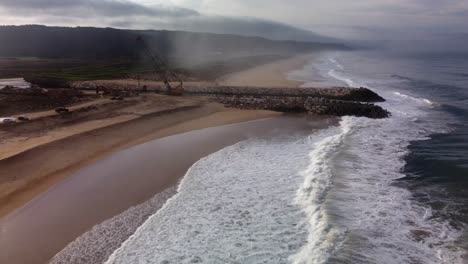 Drone-Aéreo-Vuela-Sobre-Hermosas-Playas-De-Nazare-Portugal