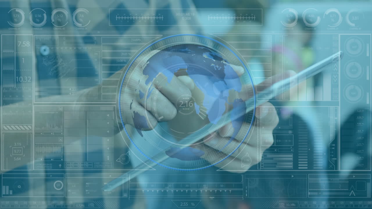 지구를 회전시키고 금융 데이터를 처리하는 디지털 태블릿을 사용하는 사업가의 애니메이션