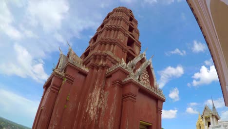 lapso de tiempo: pagoda roja en el parque histórico de phra nakorn khiri, tailandia