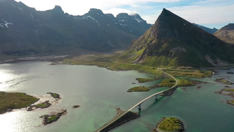 Fredvang-Puentes-Panorama-Islas-Lofoten