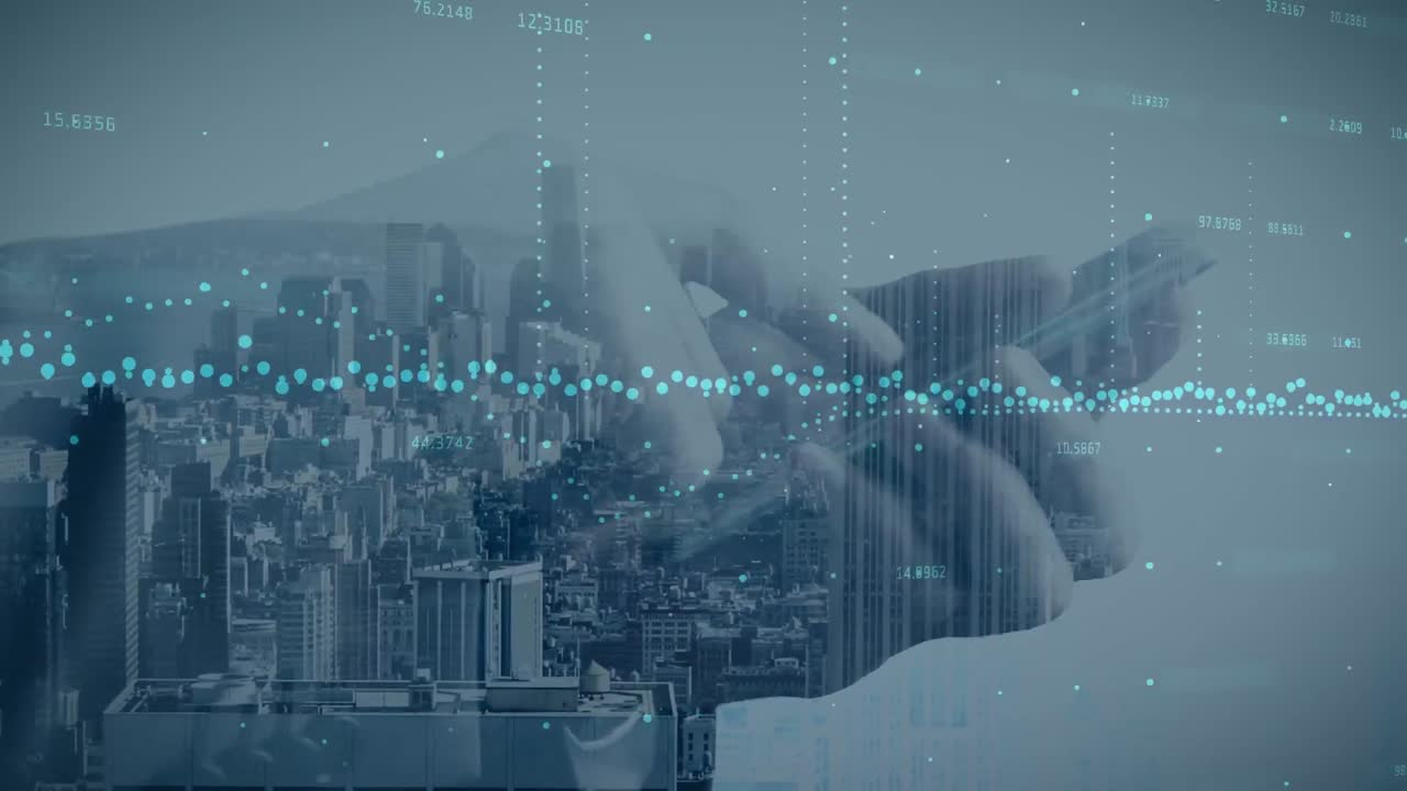 스마트폰을 사용하는 사람 위에서 금융 데이터 처리의 애니메이션