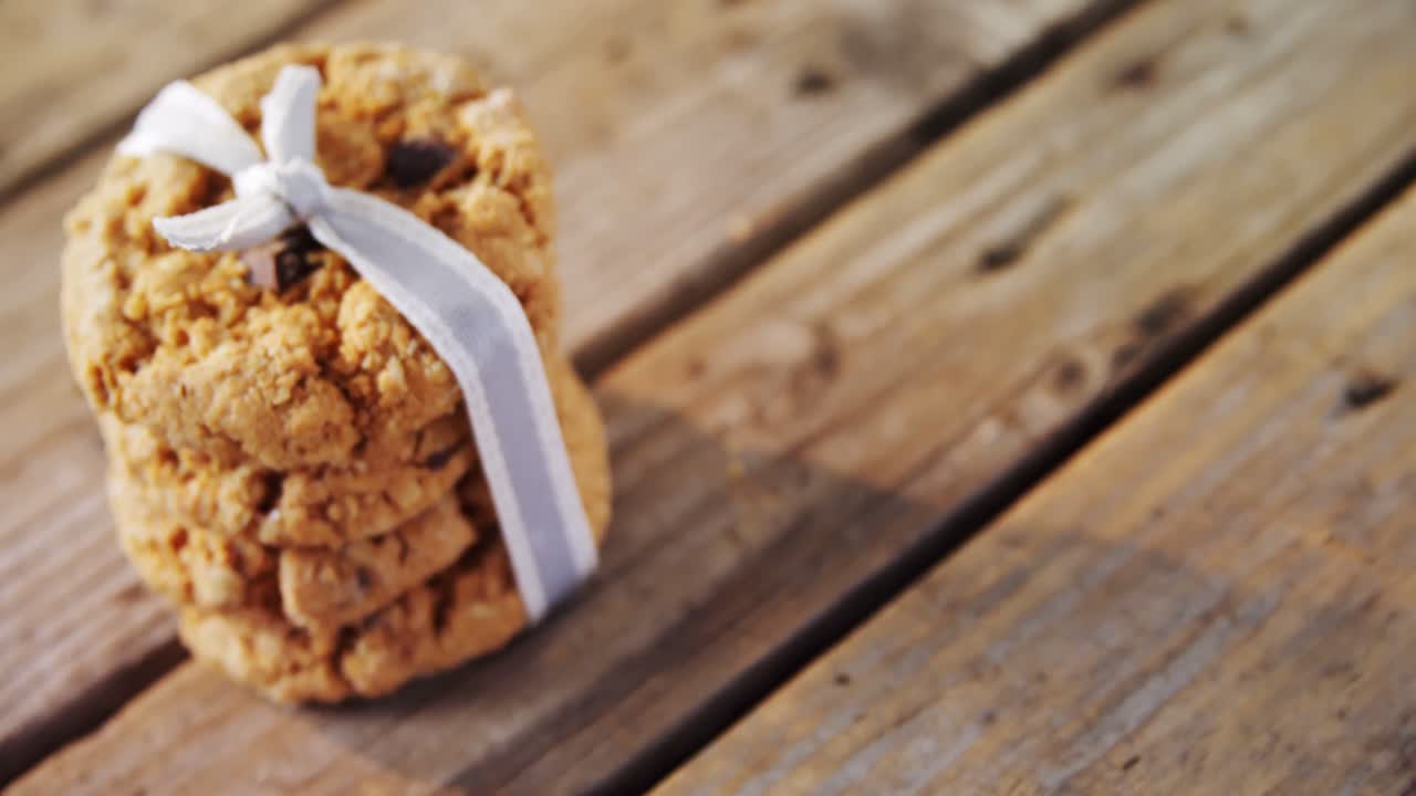 4k 리본으로  ⁇ 인 초콜릿 쿠키  ⁇ 어리