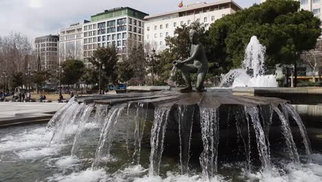 the fountain at spanish square in madrid called plaza de espanya