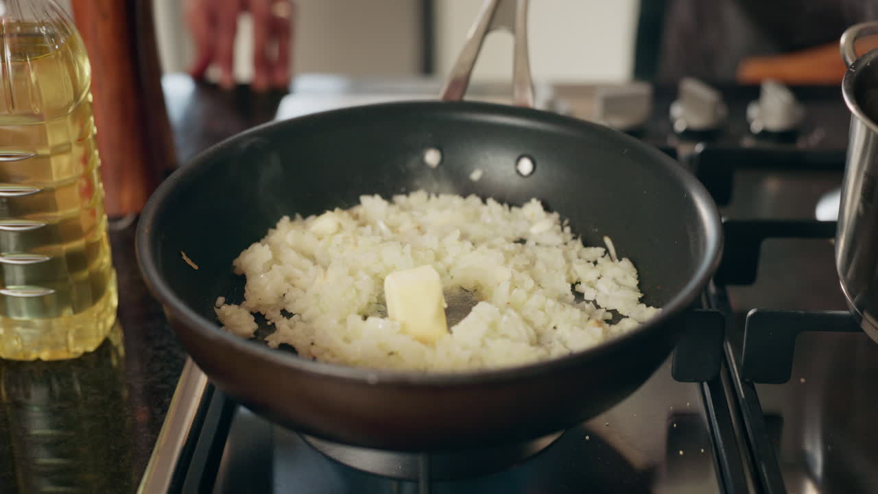 cebollas para cocinar con mantequilla