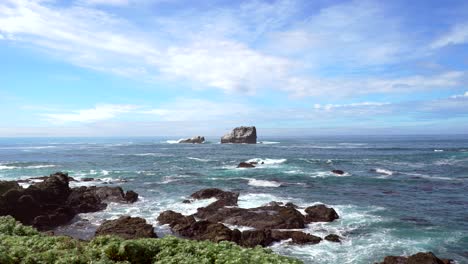 Vista-De-Cerca-De-Las-Olas-Del-Océano-En-La-Costa-Pacífica-De-California