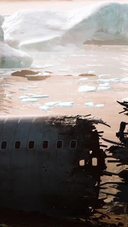 plane crashed on a mountain