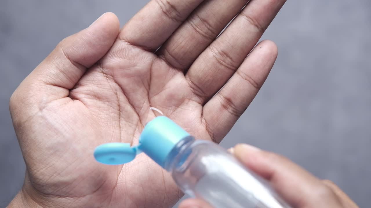 手洗い剤を塗る