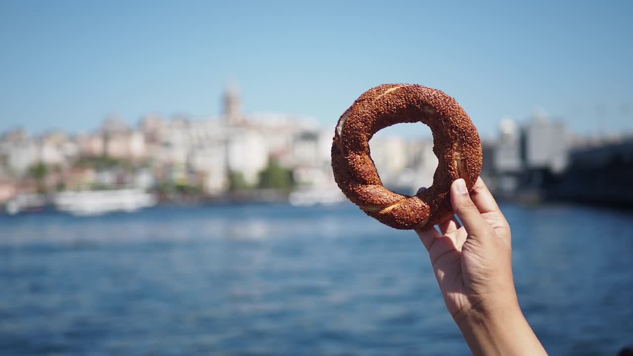 Turkish Simit Held Up in Istanbul