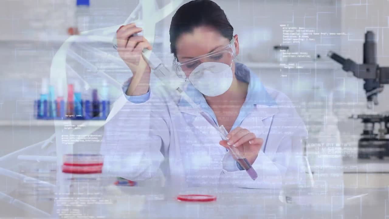 científico mezclando productos químicos con una jeringa