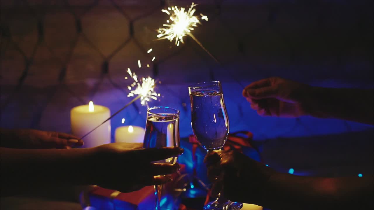 ¡a la salud del año nuevo!