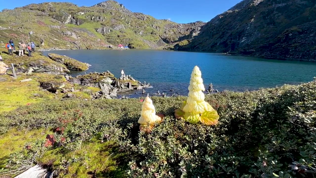 Panorama del lago Timbung a Taplejung, Nepal