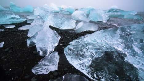 Eisberge-Am-Diamond-Beach-In-Island.