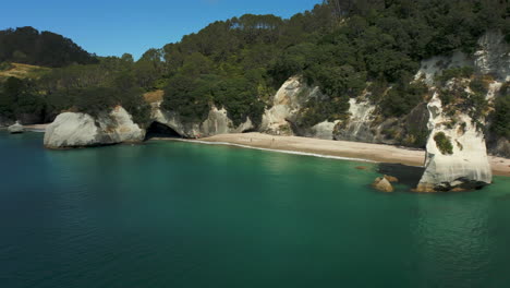 the cave and beach tunnel archway through which the pevensie children first re-enter narnia in the movie the chronicles of narnia