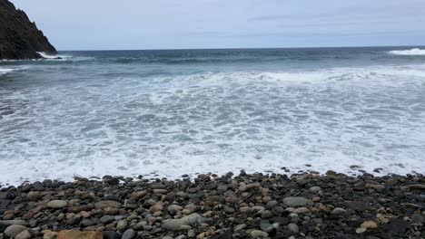 Side-promenade-of-La-Sepultura-beach-during-a-cloudy-day-on-the-volcanic-island-of-La-Gomera,-Canary-Islands