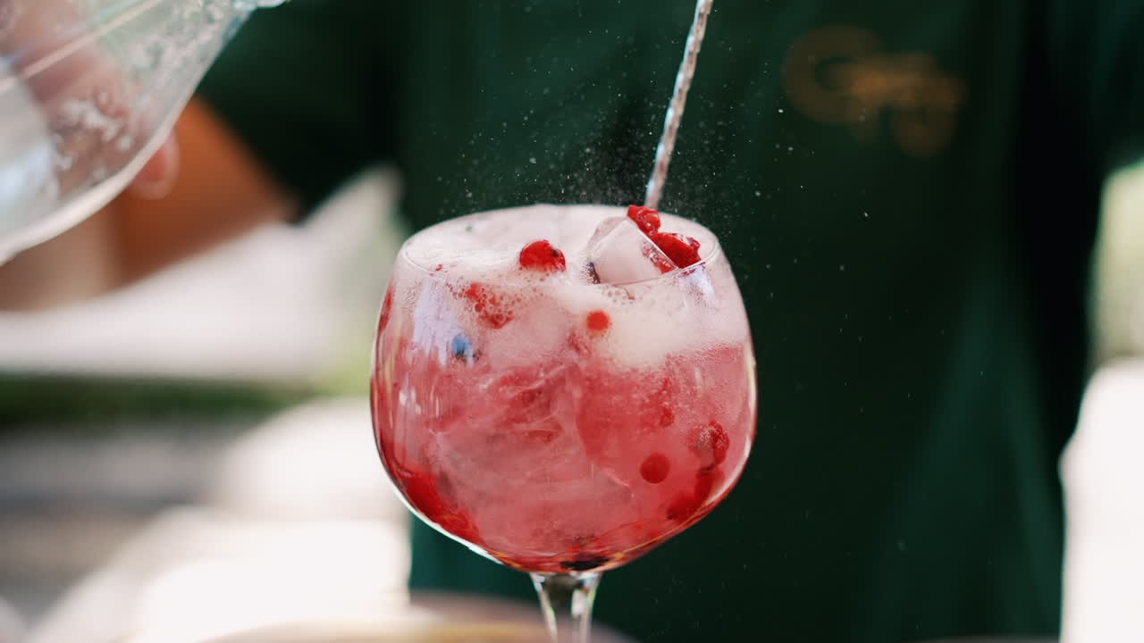 Eleganter Gin-Cocktail im Glas.
