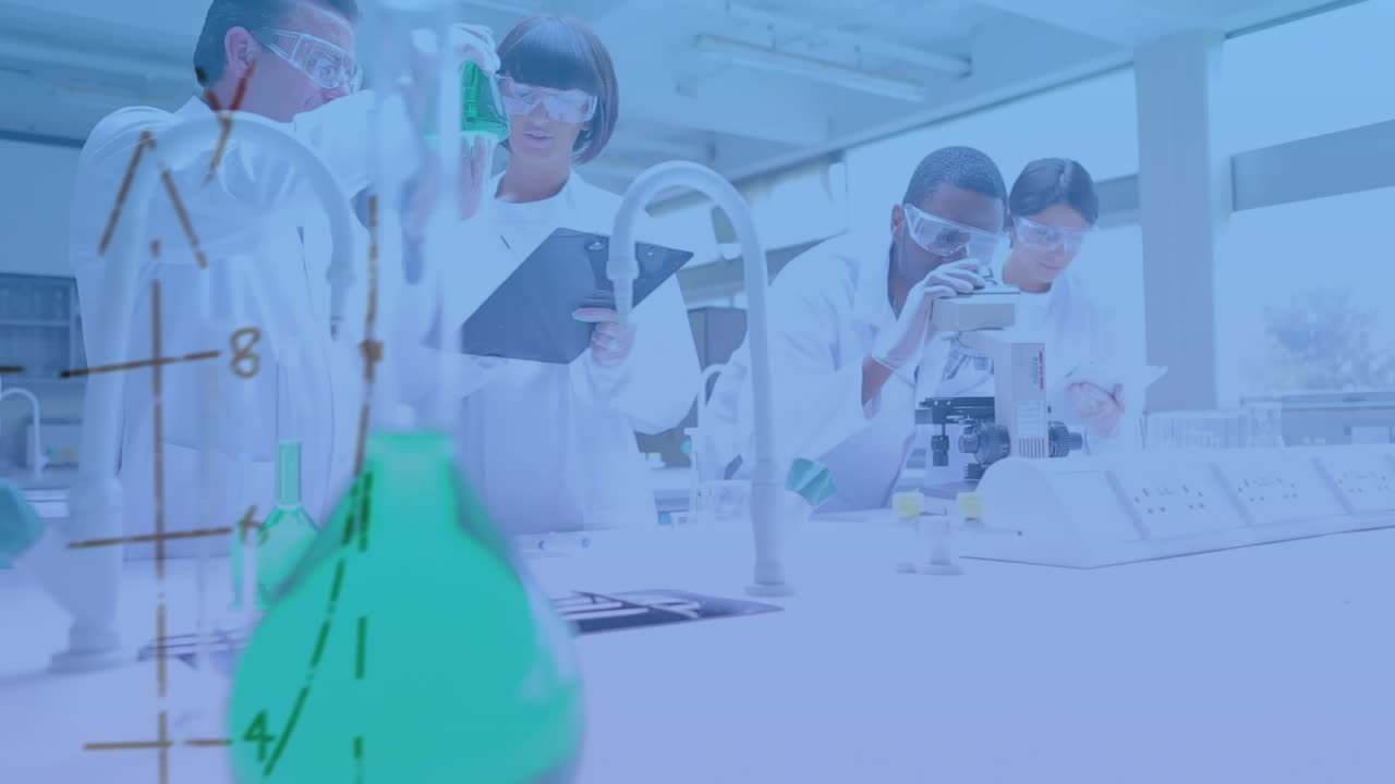 실험실에서 일하는 다양한 과학자들의 팀 위에 떠다니는 수학적 방정식의 애니메이션