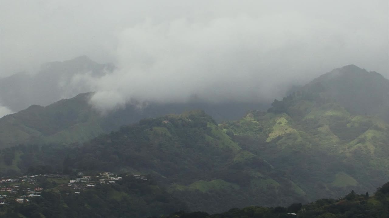파페에테 시, 타히티, 프랑스령 폴리네시아의 안개 낀 날