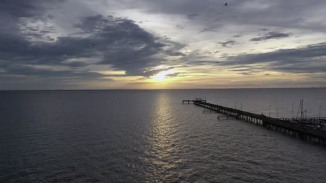 Panorámica-De-La-Bahía-Móvil-Durante-Una-Puesta-De-Sol-En-Alabama