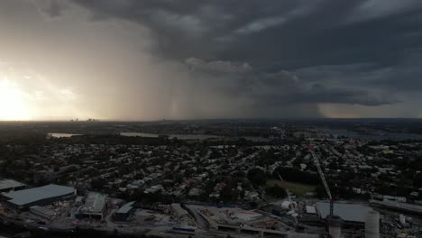 Gewitter-Ziehen-Aus-Dem-Westen-In-Sydney,-Australien,-Auf