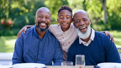 Natur,-Lächeln-Und-Kind-Mit-Vater