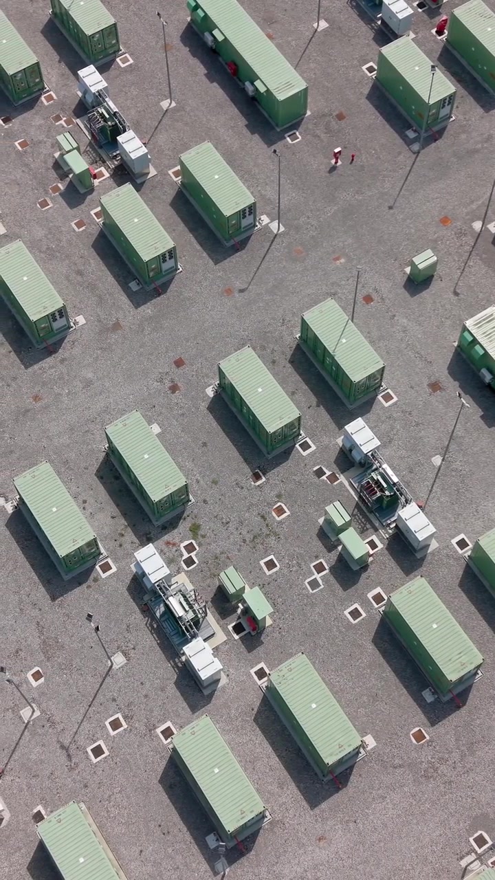 Impianto di accumulo di energia a batteria a Tavazzano, Italia, vista aerea