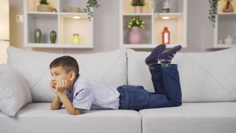 a los niños se les ocurren ideas creativas e ingeniosas en casa.