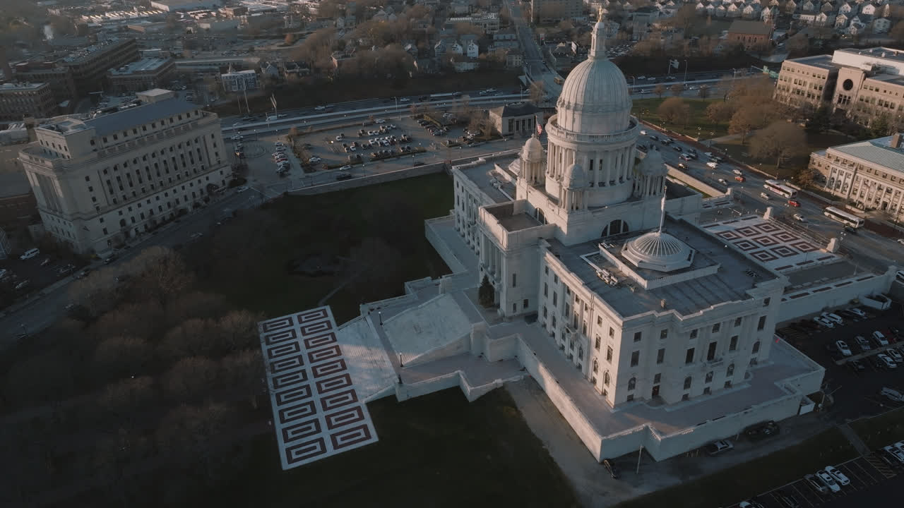 Luftfoto af Rhode Islands State Capitol. Optaget på en efterårsdag i Providence