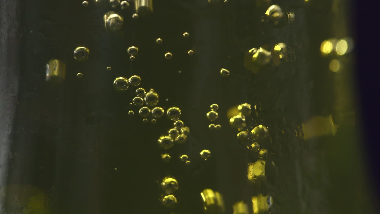 거품이 올라갑니다.