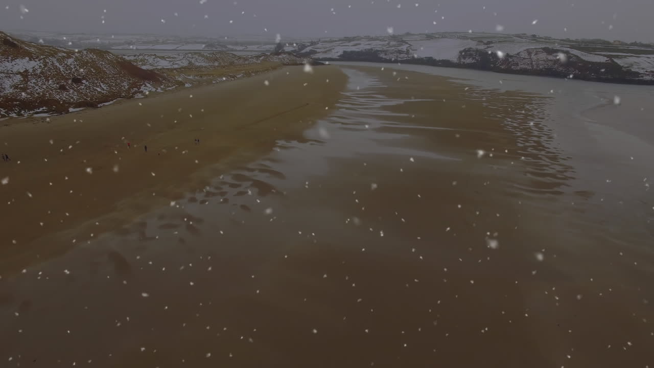 해양 풍경 위에 떨어지는 점들의 애니메이션