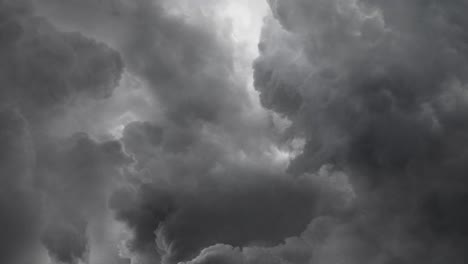 Hacia-Una-Tormenta-De-Nubes-Cumulonimbus-Antes-De-La-Lluvia