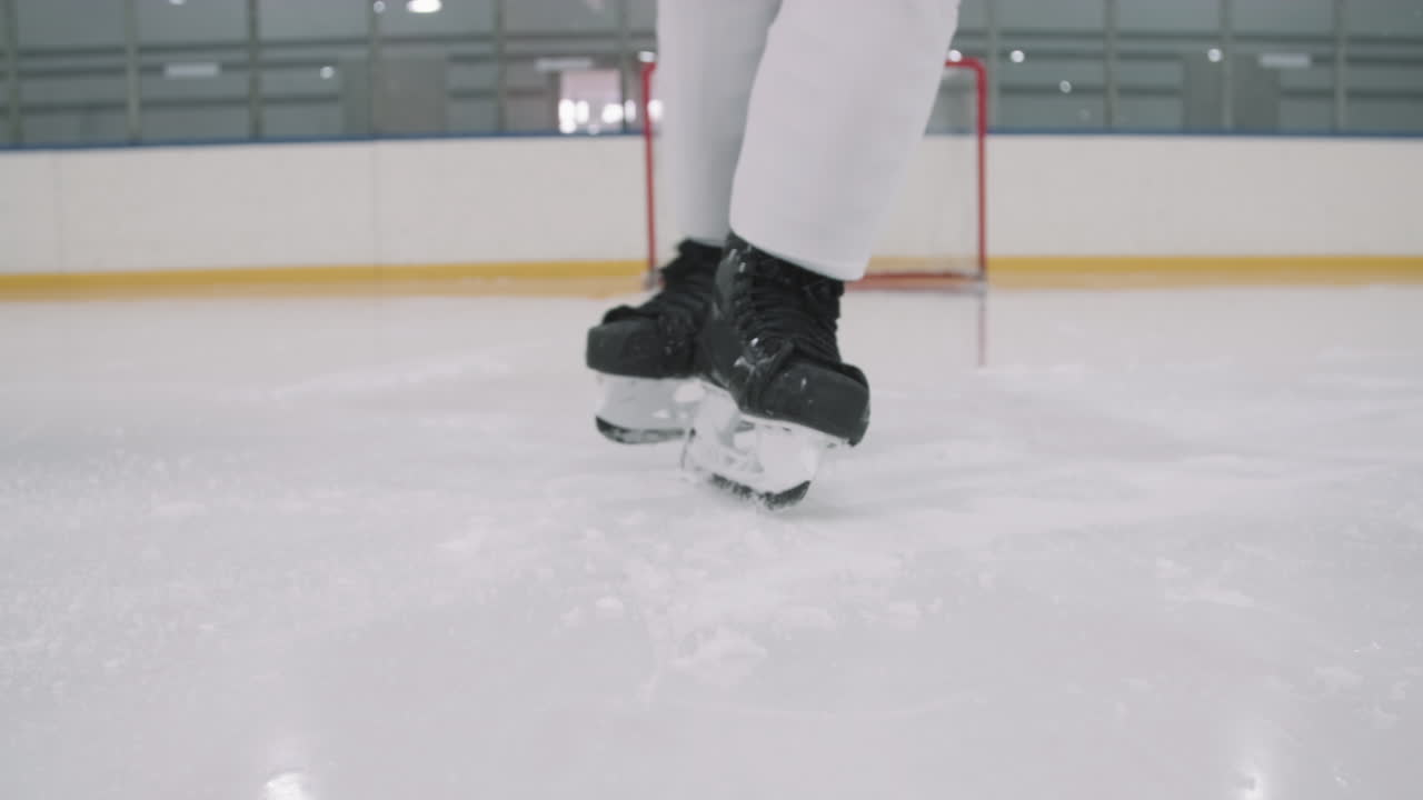 Hockey Player Stops Abruptly