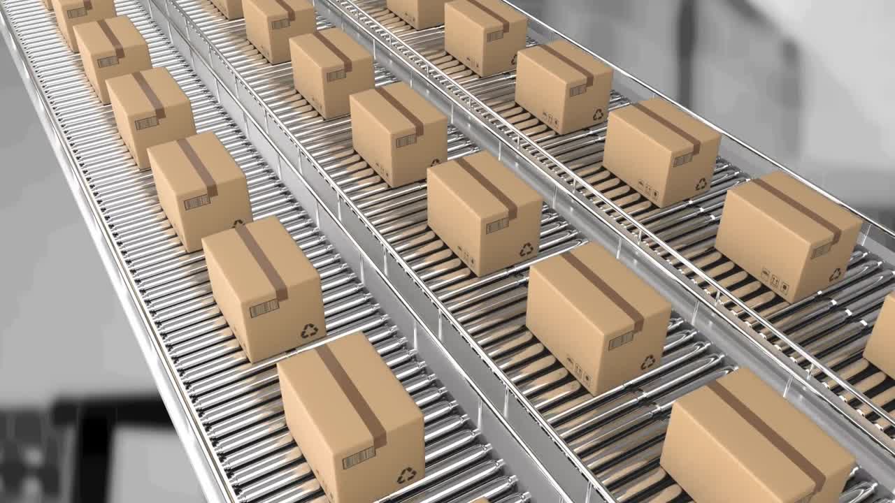 창고에서 컨베이어 벨트에 움직이는 카드보드 상자의 애니메이션