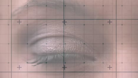 animación del procesamiento de datos sobre el ojo de una mujer caucásica