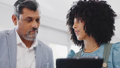 Corporate-black-woman,-businessman