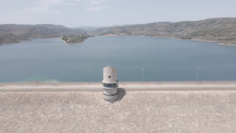 flying over huge dam towards lake in 4k format: mp4 | 4k 25p | 8-bit | d-cinelike | ungraded