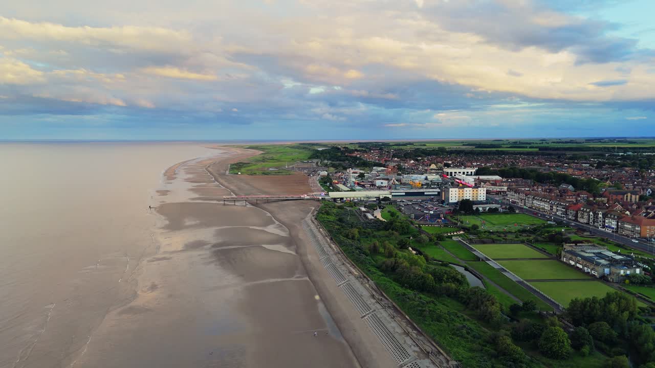 tormenta que se avecina sobre la ciudad costera de skegness