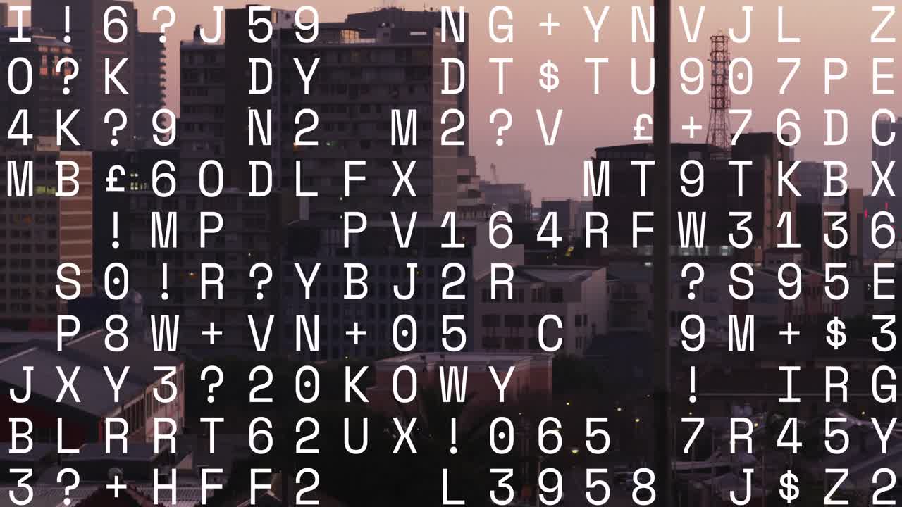 animación del procesamiento de datos con letras sobre el paisaje urbano moderno.