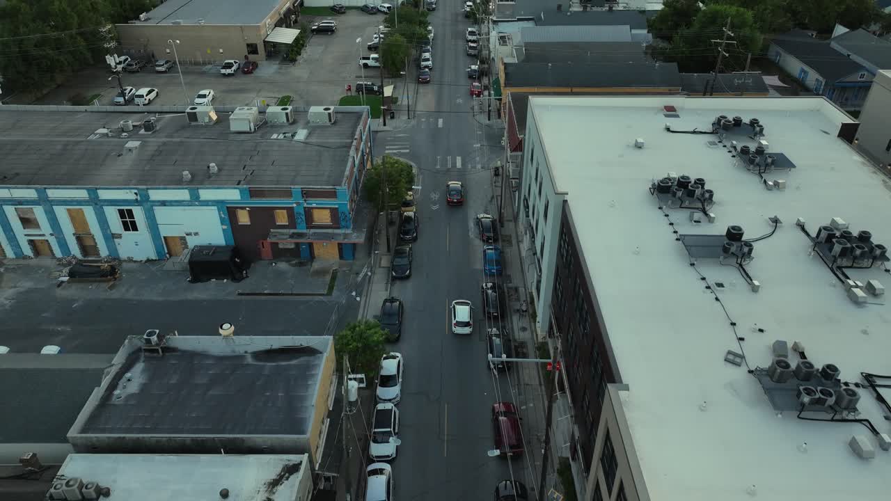 Ripresa aerea di Via Ferret a New Orleans.