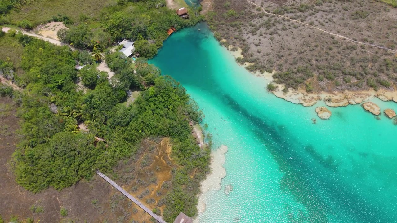 Bellezza naturale della Laguna Bonanza vista dall'alto, Messico