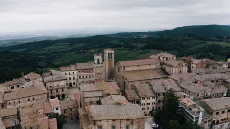 Aerial-view-of-Montepulciano-atop-Tuscany's-roaming-hills