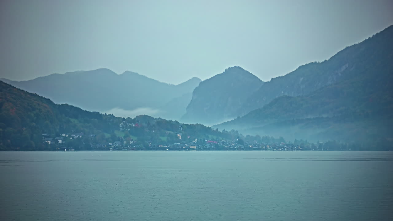오스트리아 애터시 호수 (attersee lake) 에서 나쁜 날씨 타임스
