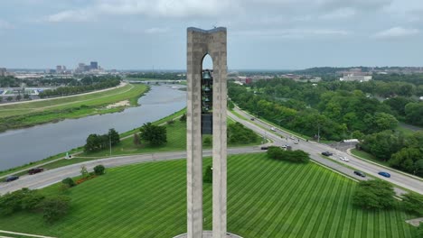 Taten-Glockenspiel-Im-Carillon-Historical-Park-In-Dayton,-Ohio