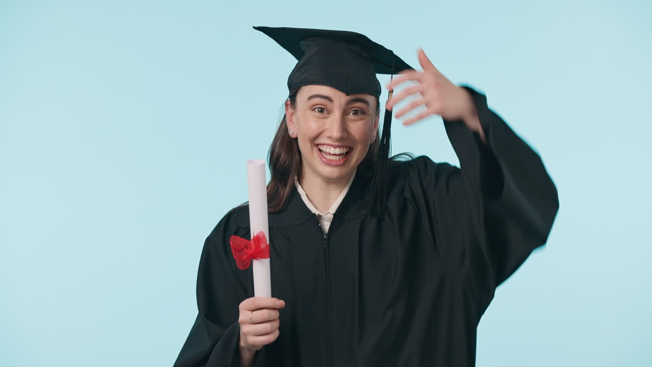 el baile de los confeti, mujer feliz.