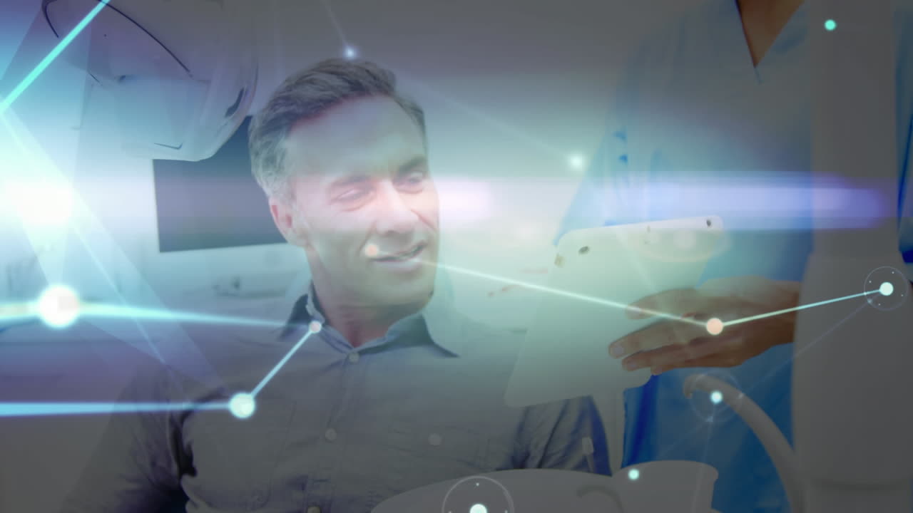 animación de la red de conexiones a través de una cirujana caucásica que usa una tableta con un paciente